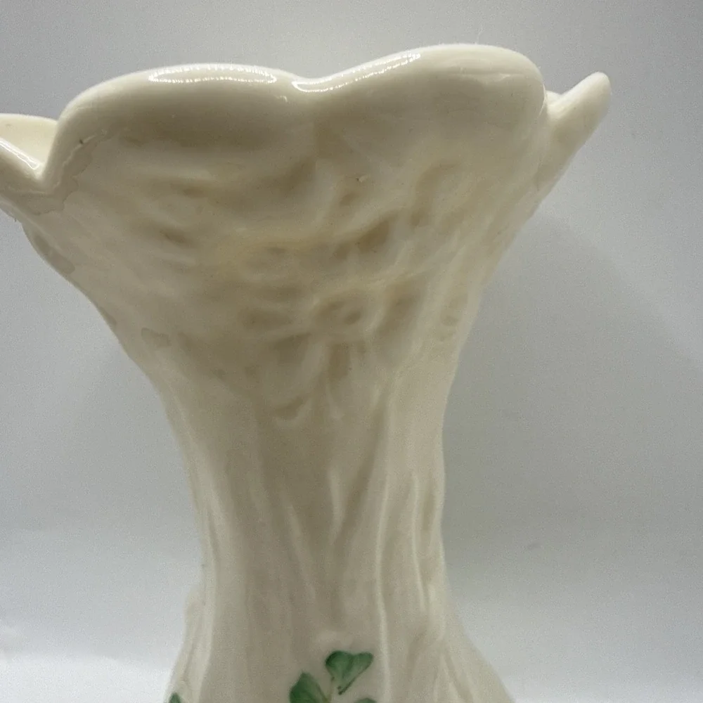 Belleek Ireland Daisy & Shamrock Vase 5,3/4